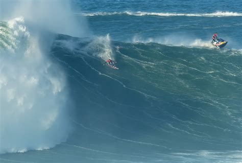 tudor nazare tow surfing.